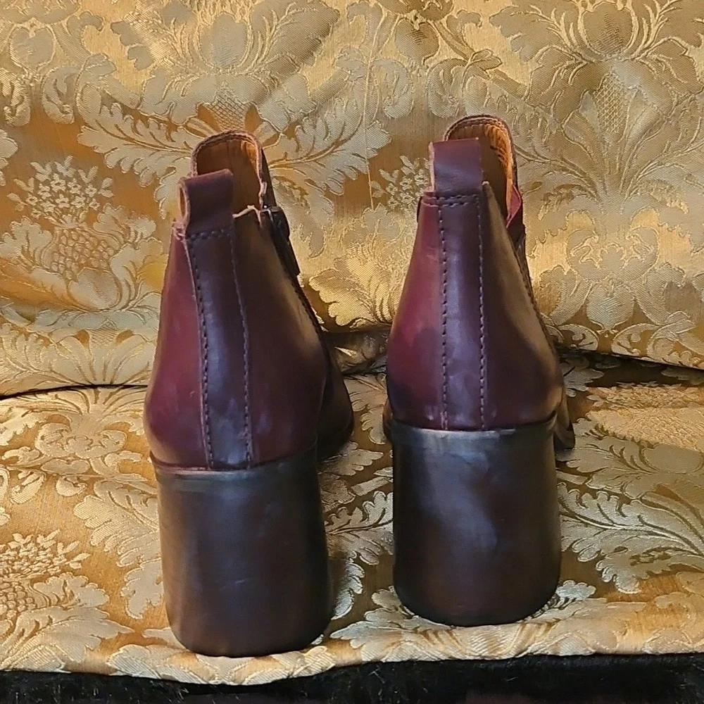Ladies Lucky Brand leather boots.  New, never worn.  Wine/brown. DEBRUH - Picture 4 of 6